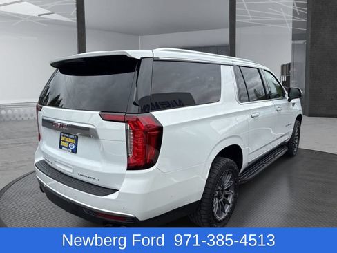 Used 2024 GMC Yukon XL Denali w/ Advanced Technology Package AWD/4WD image 5