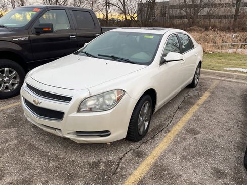 Used 2010 Chevrolet Malibu LT image 2
