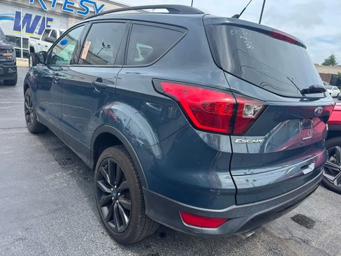 Used 2019 Ford Escape SE FWD image 3