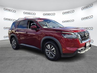 Used 2023 Nissan Pathfinder SL