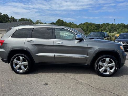 Used 2013 Jeep Grand Cherokee Overland image 7