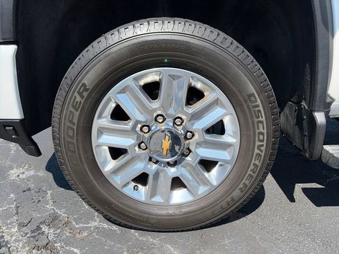 Used 2024 Chevrolet Silverado 3500 High Country w/ High Country Premium Package AWD/4WD image 29