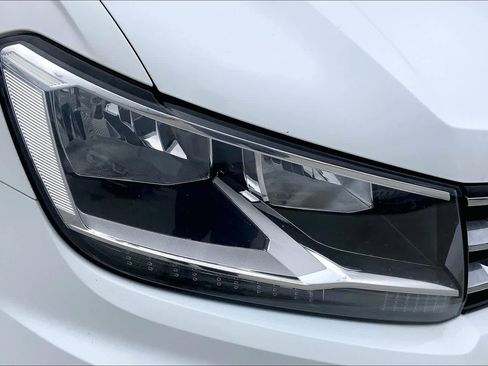 Used 2019 Volkswagen Tiguan SE image 27