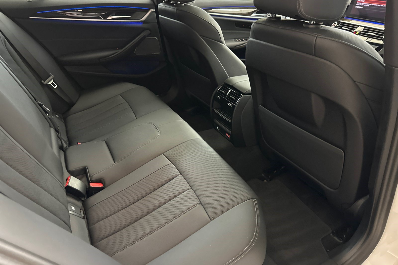 Certified 2023 BMW 540i w/ M Sport Package RWD image 35
