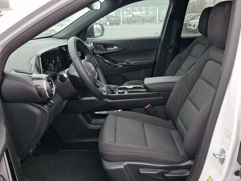 Used 2026 Chevrolet Equinox LT FWD image 9