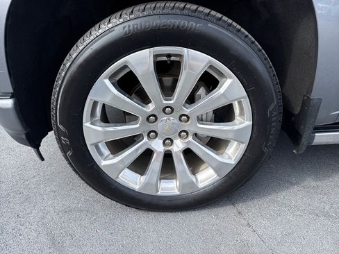 Used 2020 Chevrolet Silverado 1500 High Country w/ Technology Package image 9