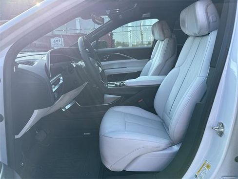 New 2026 Cadillac Lyriq Premium Luxury image 10