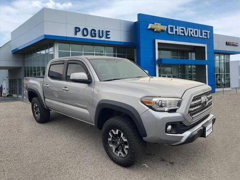 Used 2017 Toyota Tacoma SR5 image 1