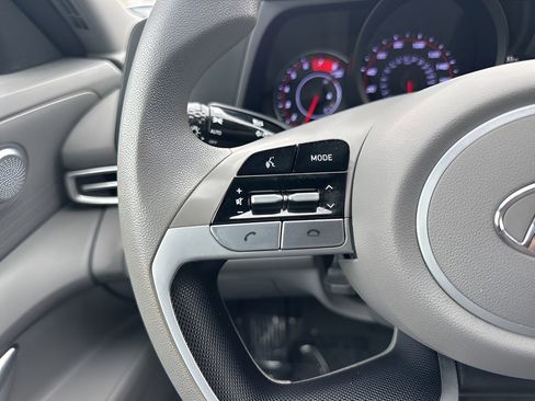 Used 2023 Hyundai Elantra SEL image 13