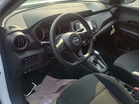 Used 2025 Nissan Kicks Play S image 25