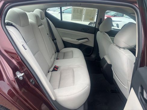 Used 2025 Nissan Altima 2.5 SV FWD image 25