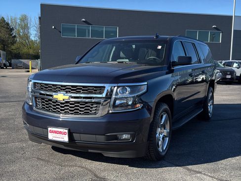 Used 2017 Chevrolet Suburban LT AWD/4WD image 2