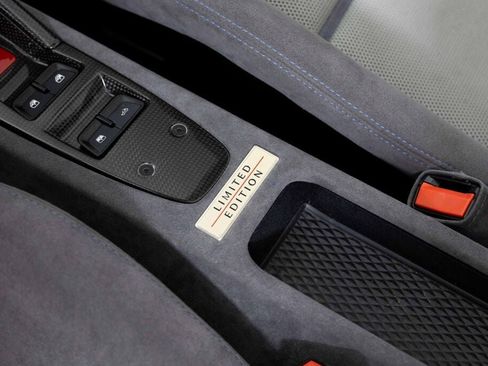 Used 2015 Ferrari 458 Speciale A image 30