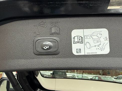 Used 2018 Ford Escape Titanium w/ Ford Safe & Smart Package image 16