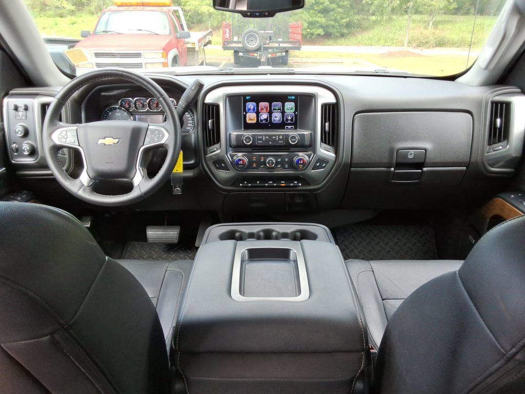 Used 2018 Chevrolet Silverado 1500 LTZ w/ Sport Package AWD/4WD image 21