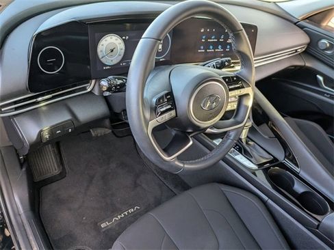 Certified 2023 Hyundai Elantra SEL w/ Convenience Package image 16