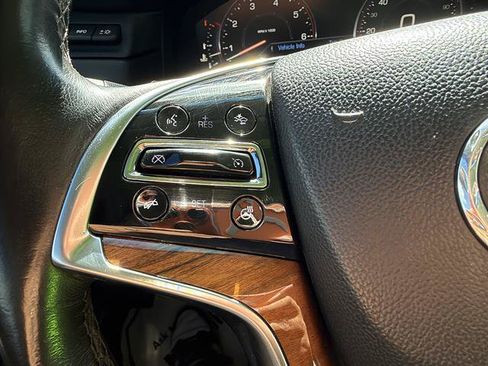 Used 2015 Cadillac Escalade ESV Luxury AWD/4WD image 40