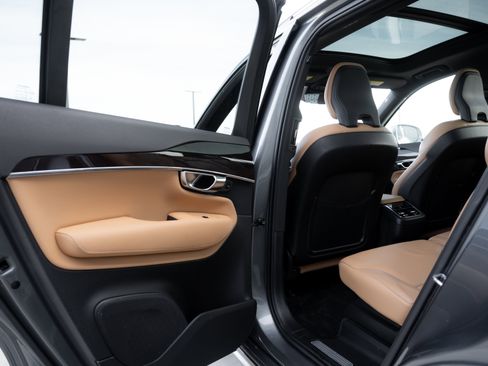 Used 2019 Volvo XC90 T6 Momentum image 24