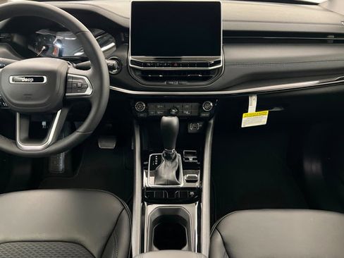 New 2026 Jeep Compass Latitude image 13
