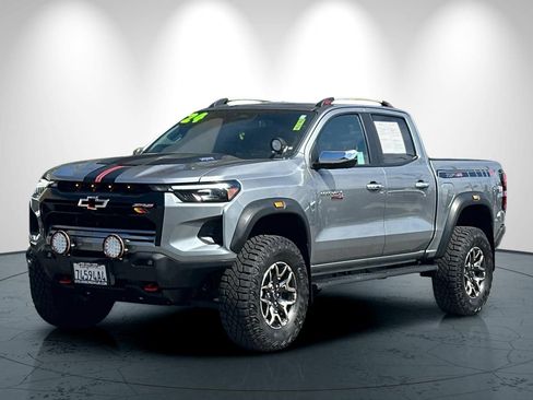 Used 2024 Chevrolet Colorado ZR2 w/ ZR2 Convenience Package III AWD/4WD image 8