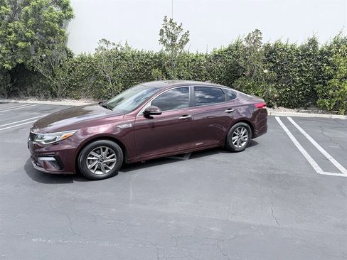 Used 2019 Kia Optima LX image 4
