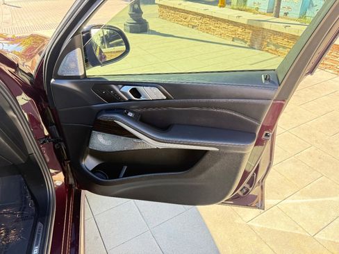 Used 2021 BMW X7 M50i image 17