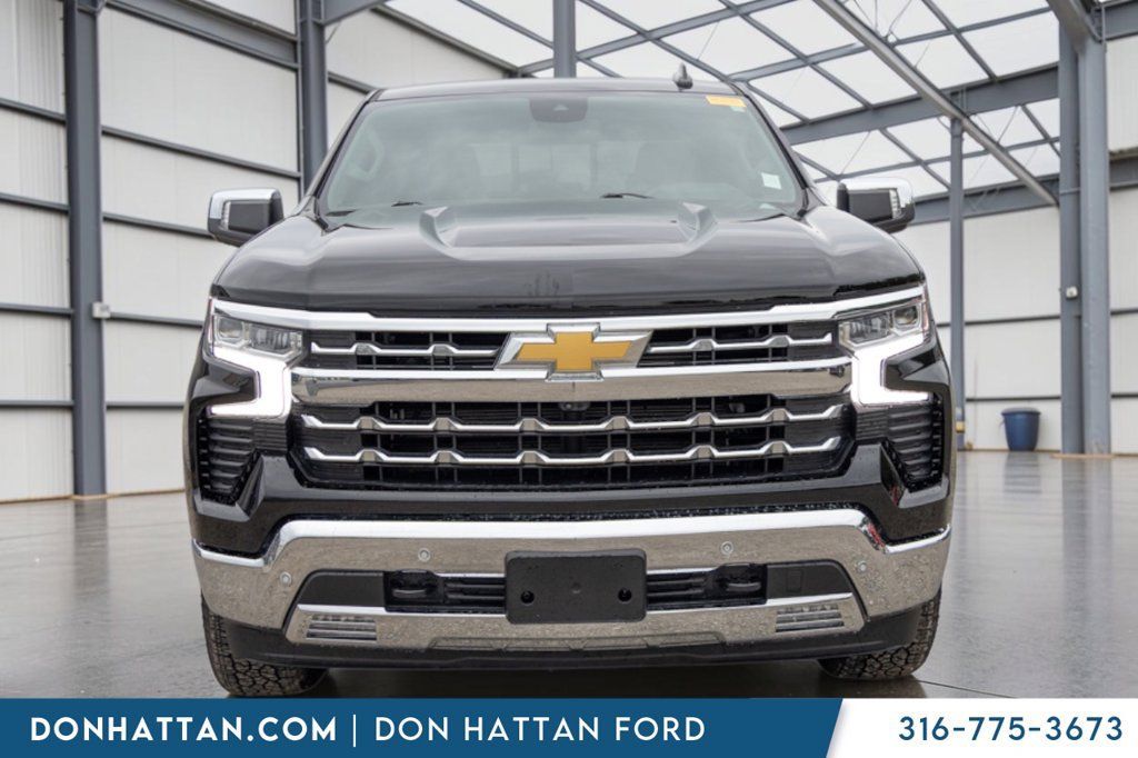 Used 2025 Chevrolet Silverado 1500 LTZ AWD/4WD image 22