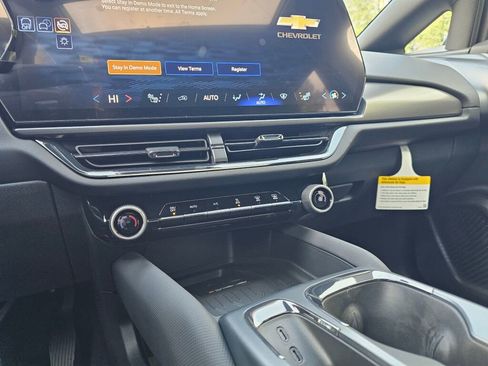 New 2026 Chevrolet Equinox EV RS image 16