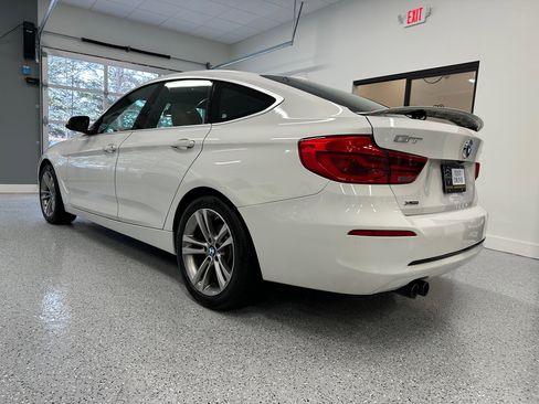 Used 2018 BMW 330i Gran Turismo xDrive image 5