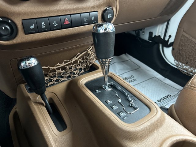 Used 2013 Jeep Wrangler Unlimited Sahara w/ Connectivity Group AWD/4WD image 38