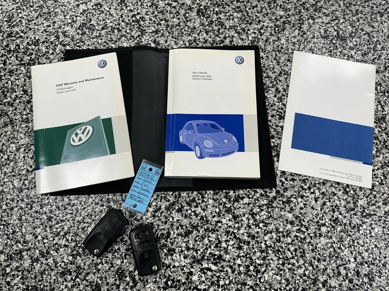 Used 2009 Volkswagen Beetle S FWD image 21