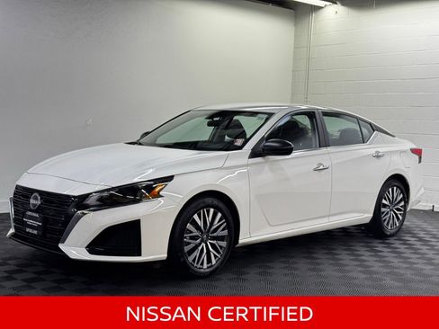 Certified 2025 Nissan Altima 2.5 SV FWD image 1