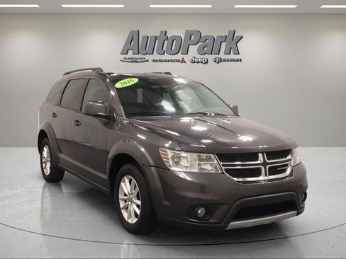 Used 2016 Dodge Journey SXT w/ Comfort/Convenience Group AWD/4WD image 2