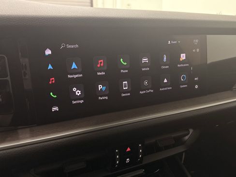 Used 2025 Porsche Cayenne image 26