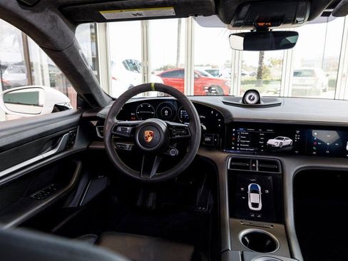 Used 2020 Porsche Taycan Turbo S image 35