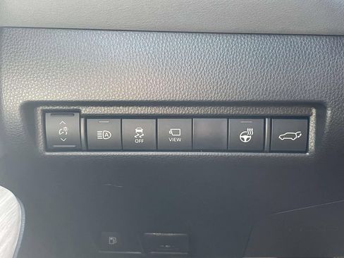 Used 2021 Toyota Venza Limited AWD/4WD image 25