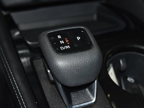 Used 2023 Nissan Rogue SL w/ SL Premium Package image 17