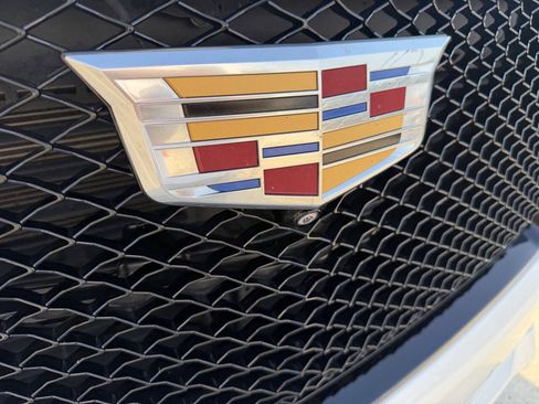 Used 2022 Cadillac Escalade Premium Luxury w/ Performance Package AWD/4WD image 23