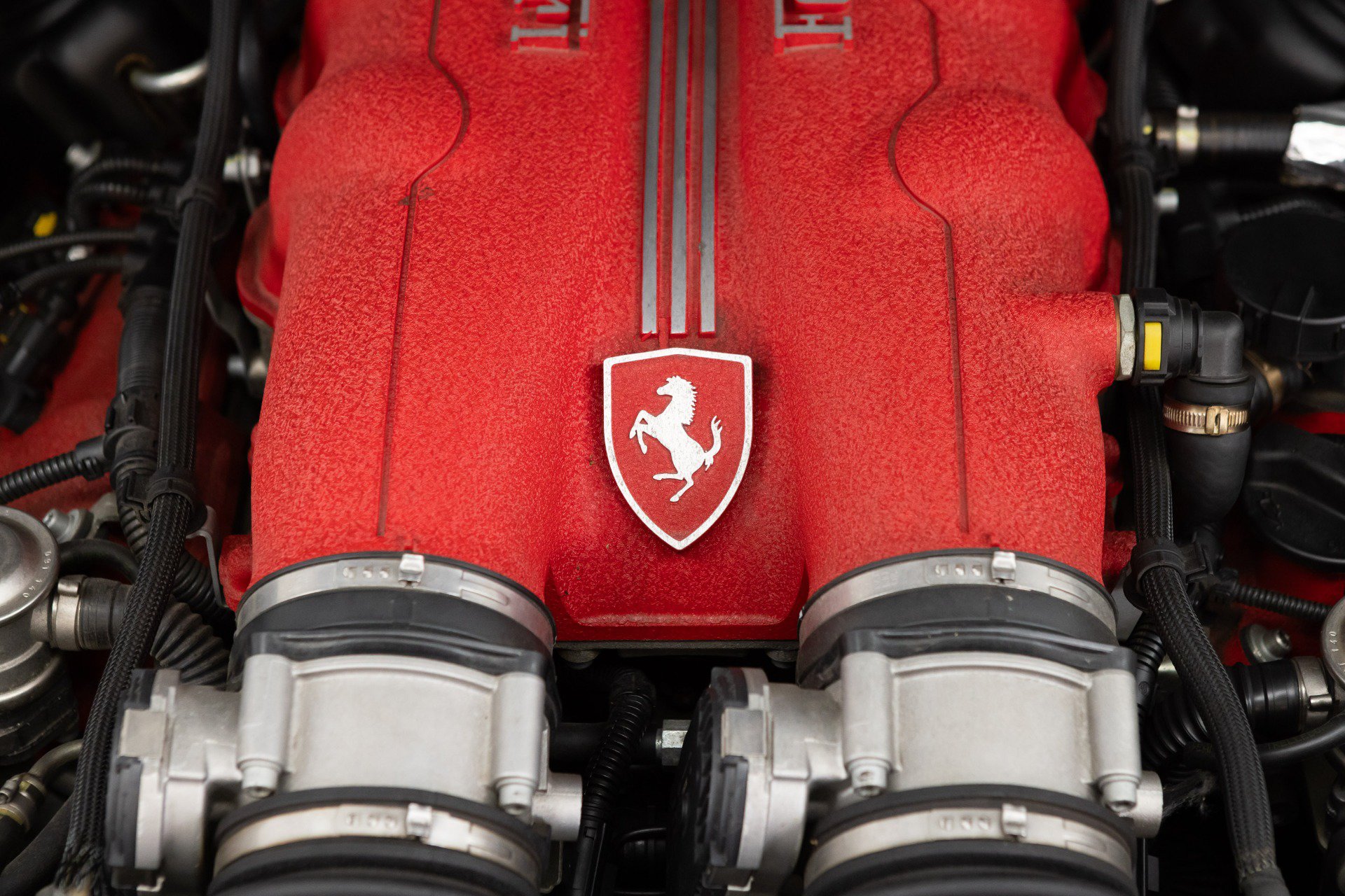 Used 2010 Ferrari California RWD image 96