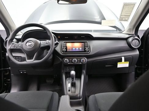 Certified 2025 Nissan Kicks Play S FWD image 31