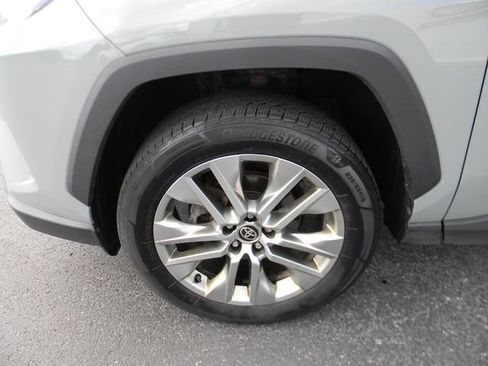 Used 2021 Toyota RAV4 XLE Premium AWD/4WD image 9