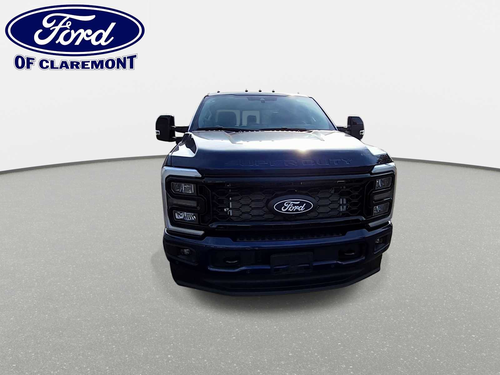 New 2027 Ford F350 Lariat w/ Black Appearance Package AWD/4WD image 3