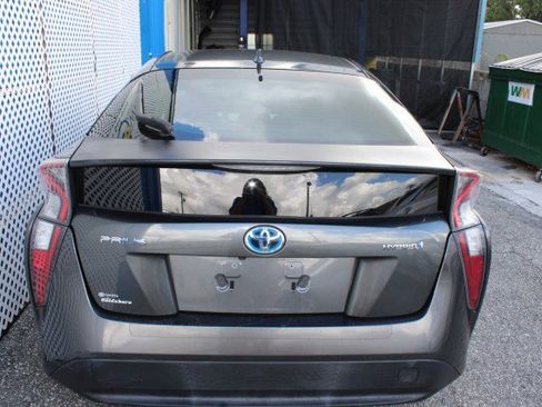 Used 2016 Toyota Prius Three image 4