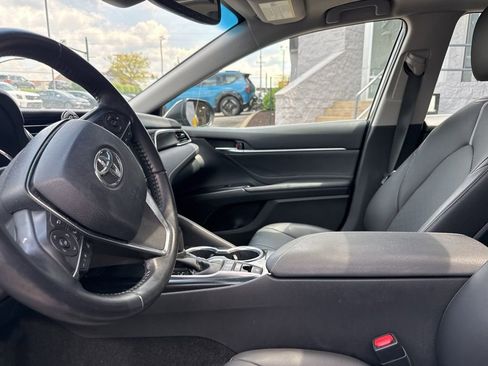 Used 2018 Toyota Camry XSE FWD image 19