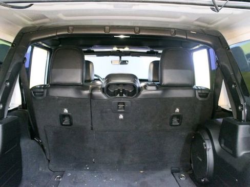 Used 2019 Jeep Wrangler Unlimited Sahara w/ Uconnect 4C Nav & Sound Group AWD/4WD image 15