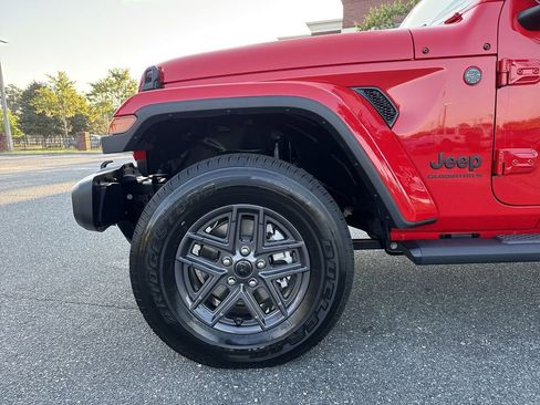 New 2025 Jeep Gladiator Sport image 10