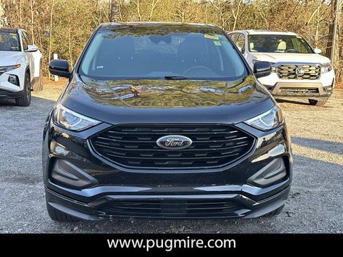 Used 2022 Ford Edge SE w/ Black Appearance Package image 2