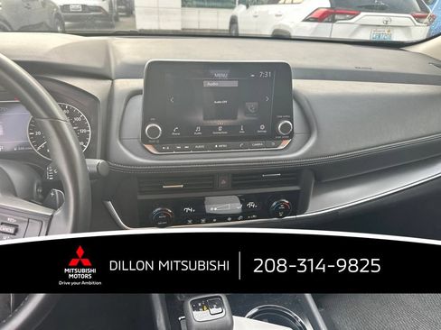 Used 2025 Nissan Rogue SV AWD/4WD image 3