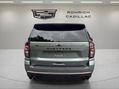 Used 2023 Chevrolet Suburban High Country w/ Premium Package 2 AWD/4WD image 6