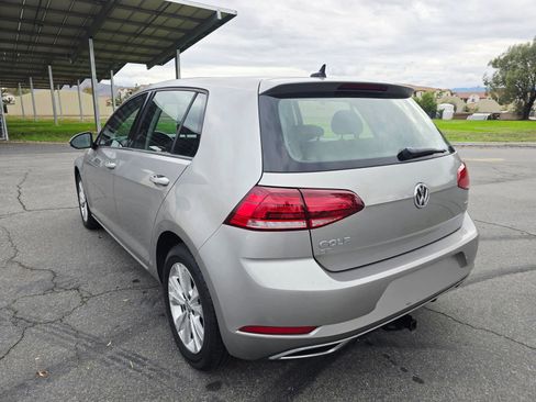Used 2018 Volkswagen Golf SE image 7